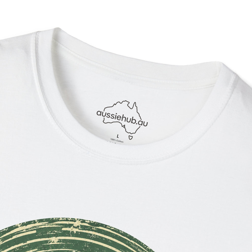 T-Shirt — Vintage Green Bush Sunset Circle Graphic