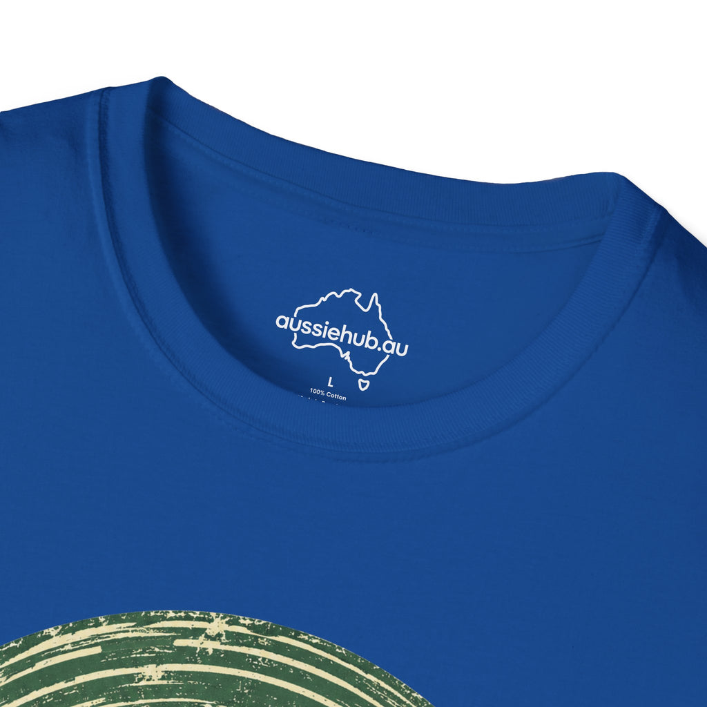 T-Shirt — Vintage Green Bush Sunset Circle Graphic